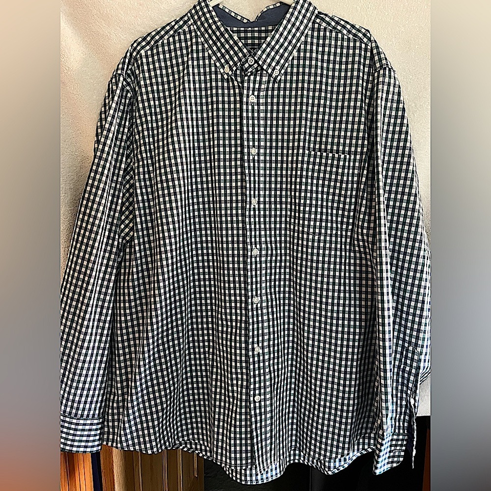 Mens 2XL Button-down longsleeve shirt by George. Excellent condition